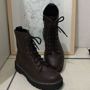Brown boots for Women size 7.5